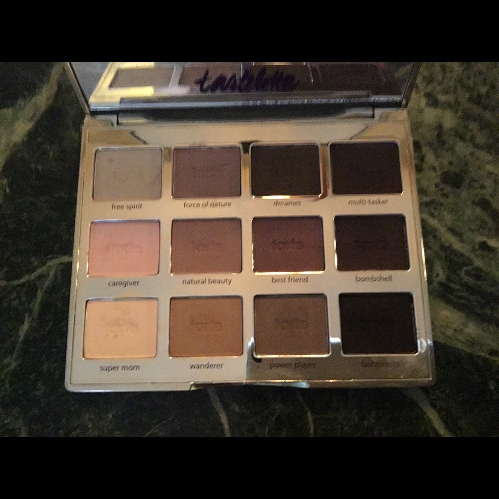 Tarte eyeshadow palette in matte neutrals